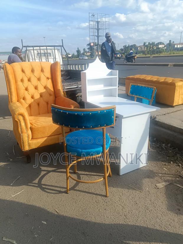 Pedicure Seat Gold, and Manicure Set  - thumbnail 3