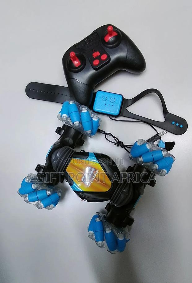 Rechargeable Stunt Toy Car With Hand Gesture Sensor - thumbnail 3