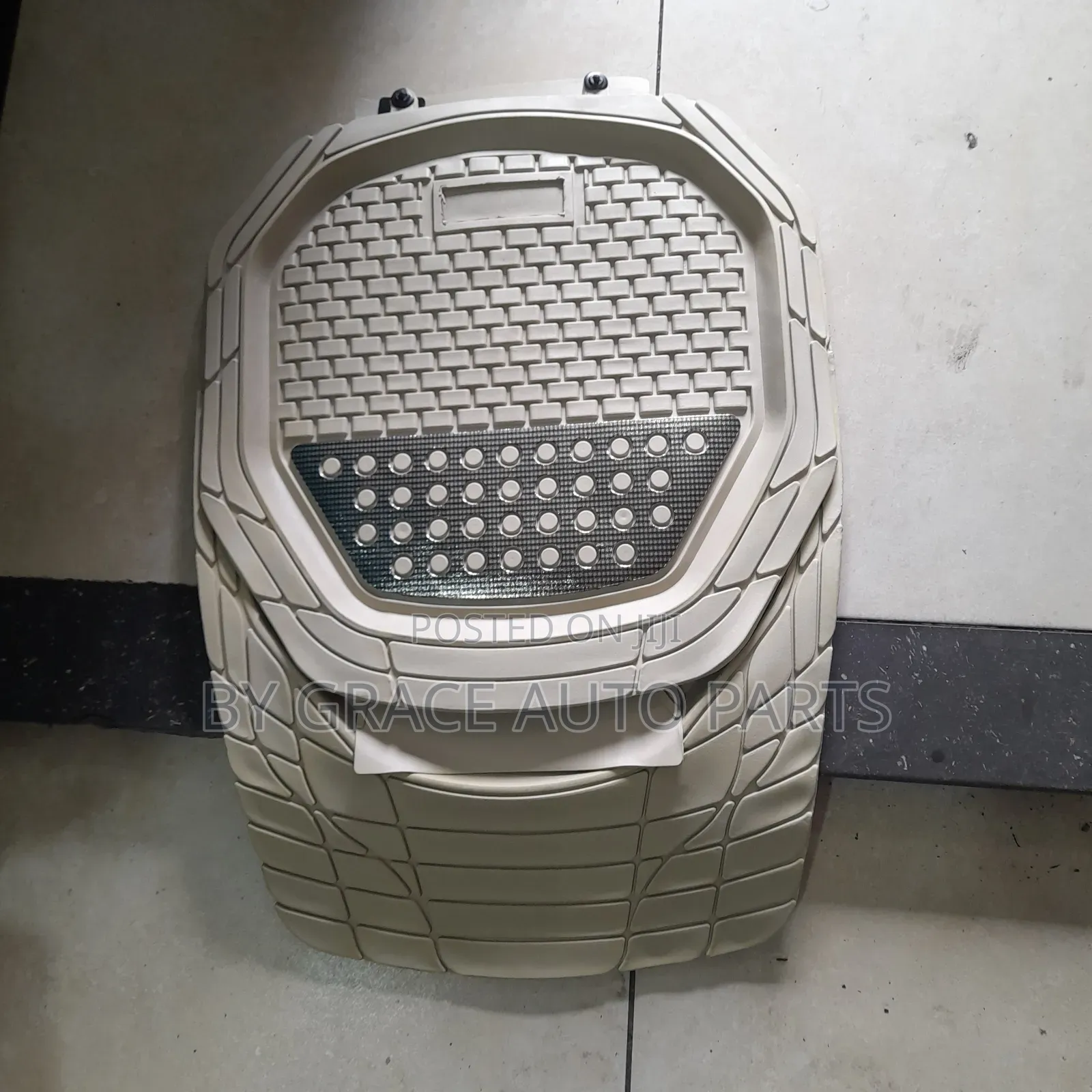 Universal 5 Seater Beige Floor Mat.