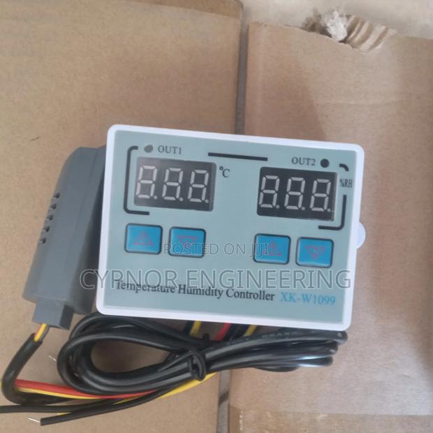 Room Thermostat With Intergrated Thermometer Device - main view