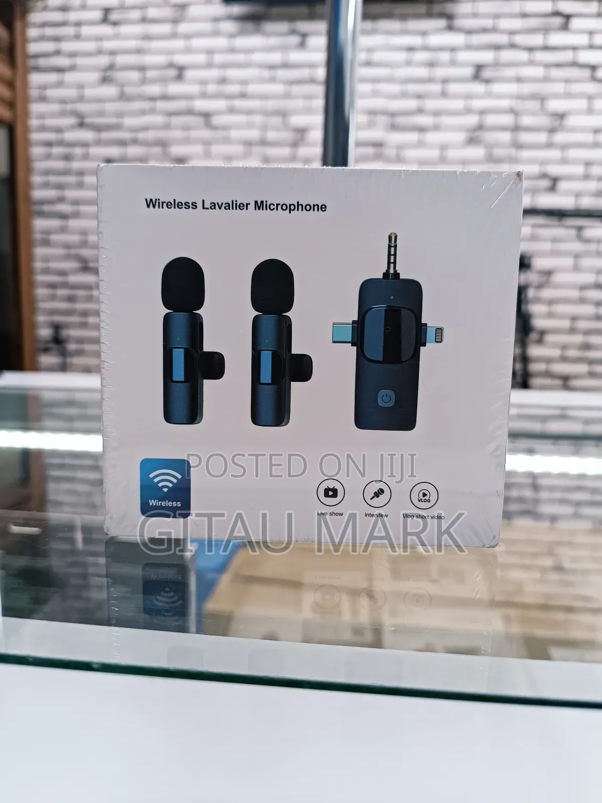 3 in 1 Wireless Lavalier Microphones