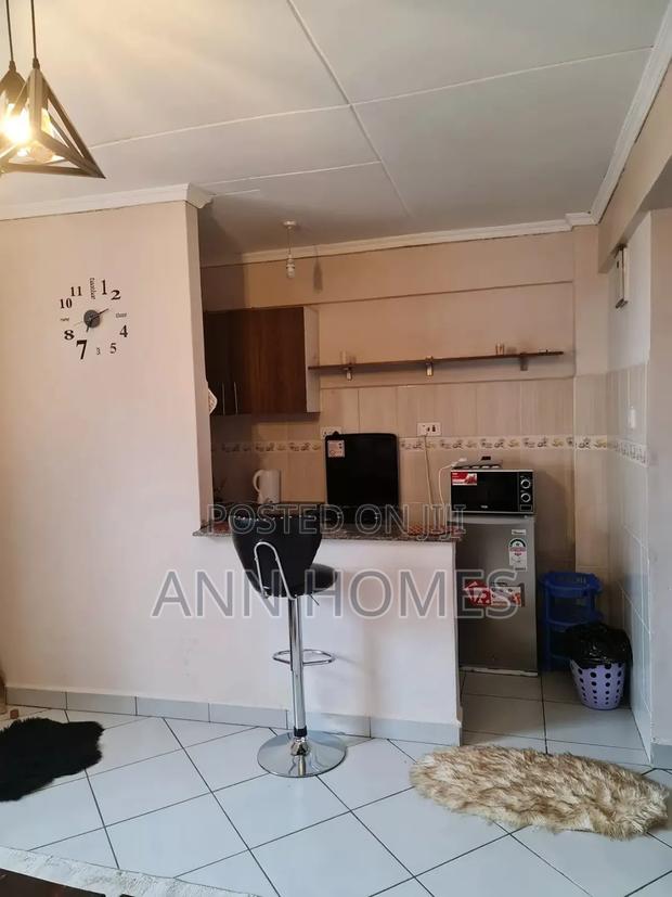 South B BNB One Bedroom - thumbnail 4