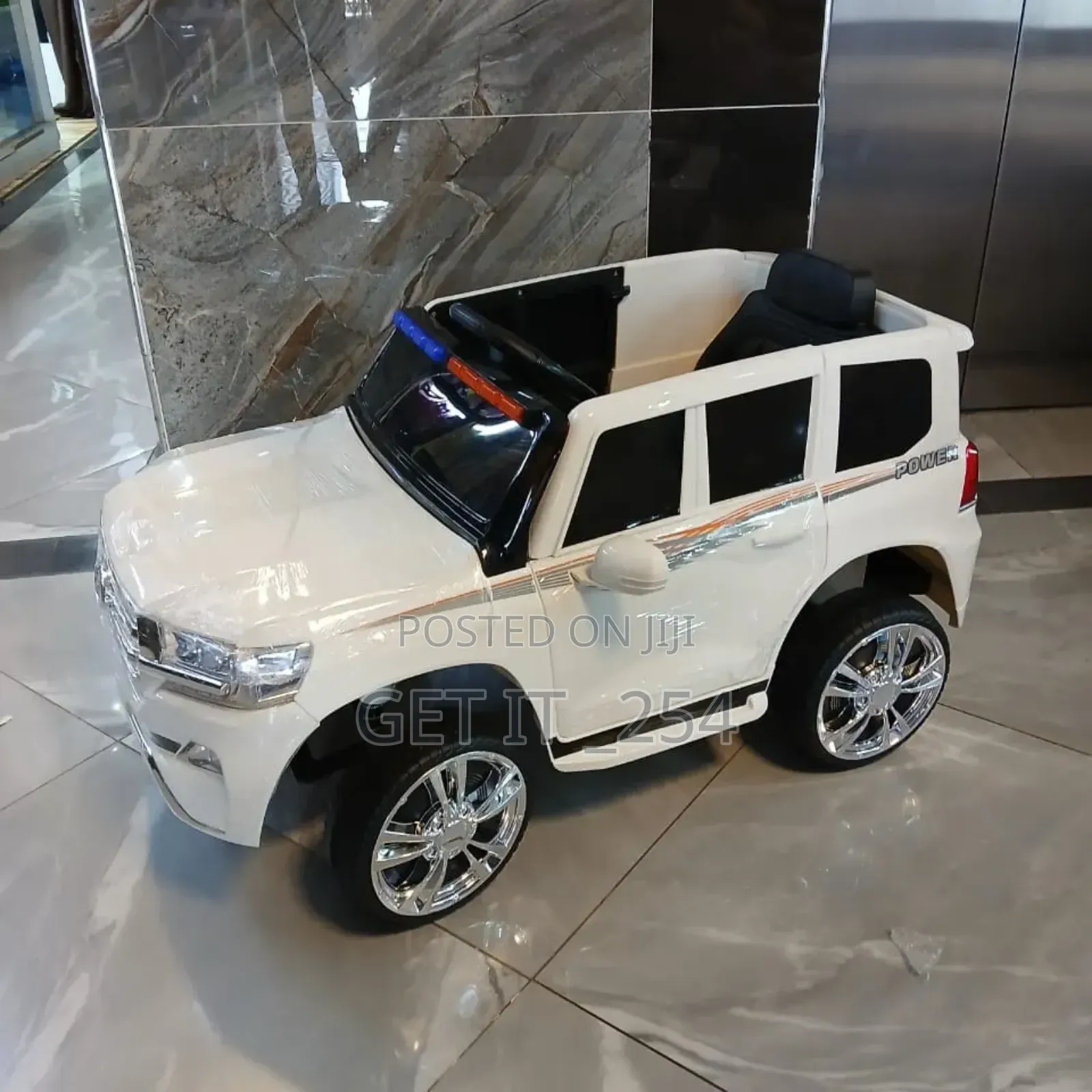 . Kids Electric Ride on Car Suitable for Kids Age 2 to 4yrs