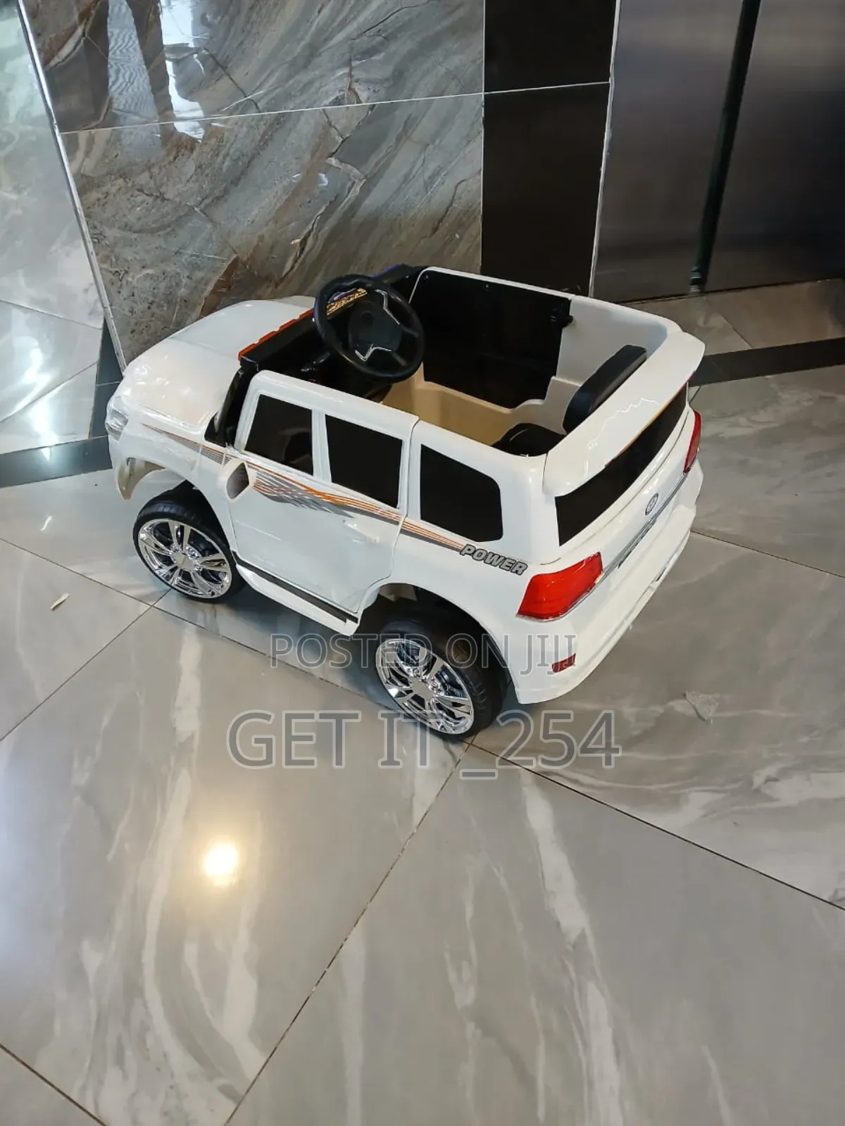 . Kids Electric Ride on Car Suitable for Kids Age 2 to 4yrs