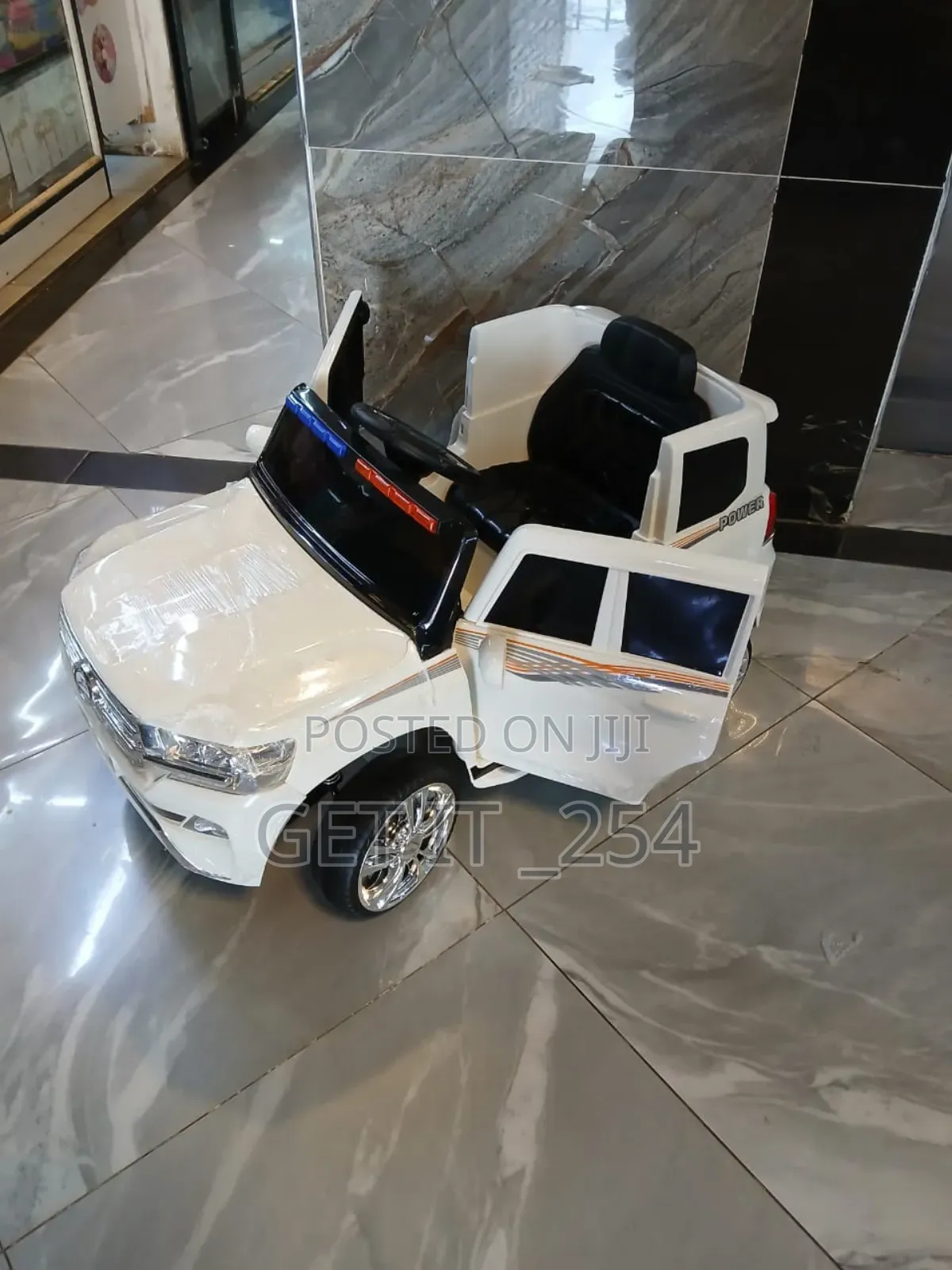 . Kids Electric Ride on Car Suitable for Kids Age 2 to 4yrs