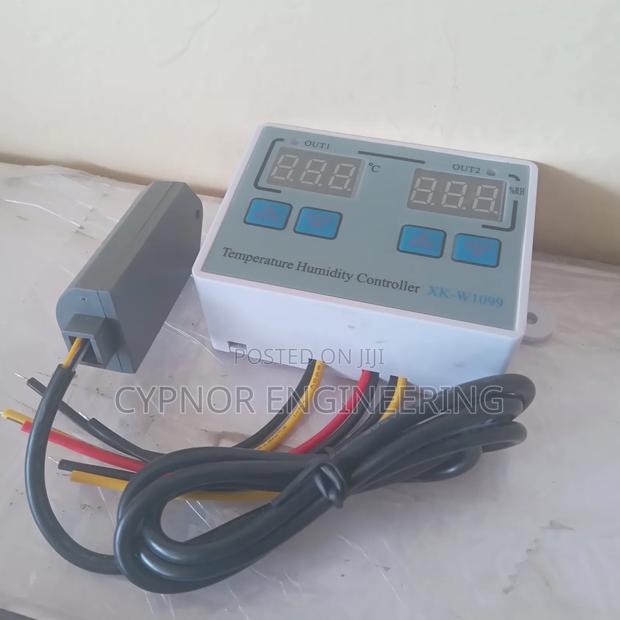 Lab Thermostat and Hygrometer Device