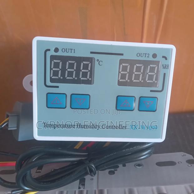 Store Thermostat With Intergrated Hygrometer