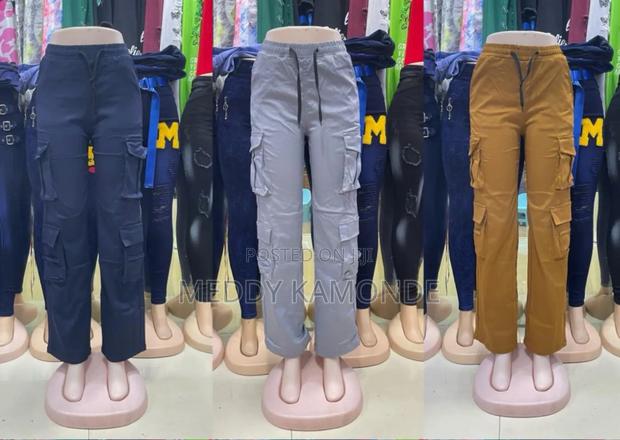 Stylish Designer Cargo Pants - thumbnail 2