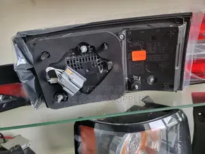 Discovery 5 Taillight (L462)