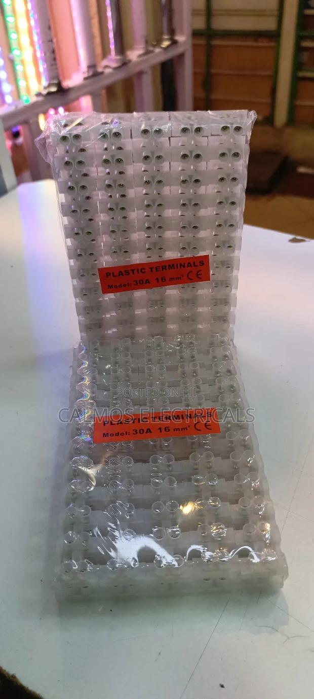 30a Strip Connector - main view