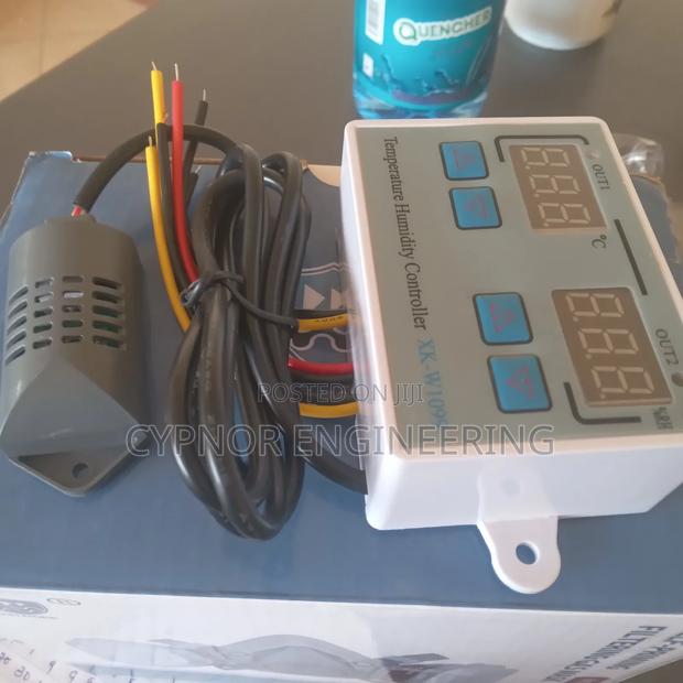 Incubator Thermostat With Hygrometer Device - main view