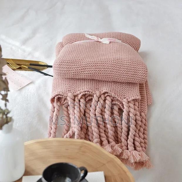 Quality Supper Soft Knitted Throw Blankets With Tassels - thumbnail 2