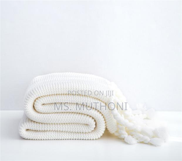Quality Supper Soft Knitted Throw Blankets With Tassels - thumbnail 4