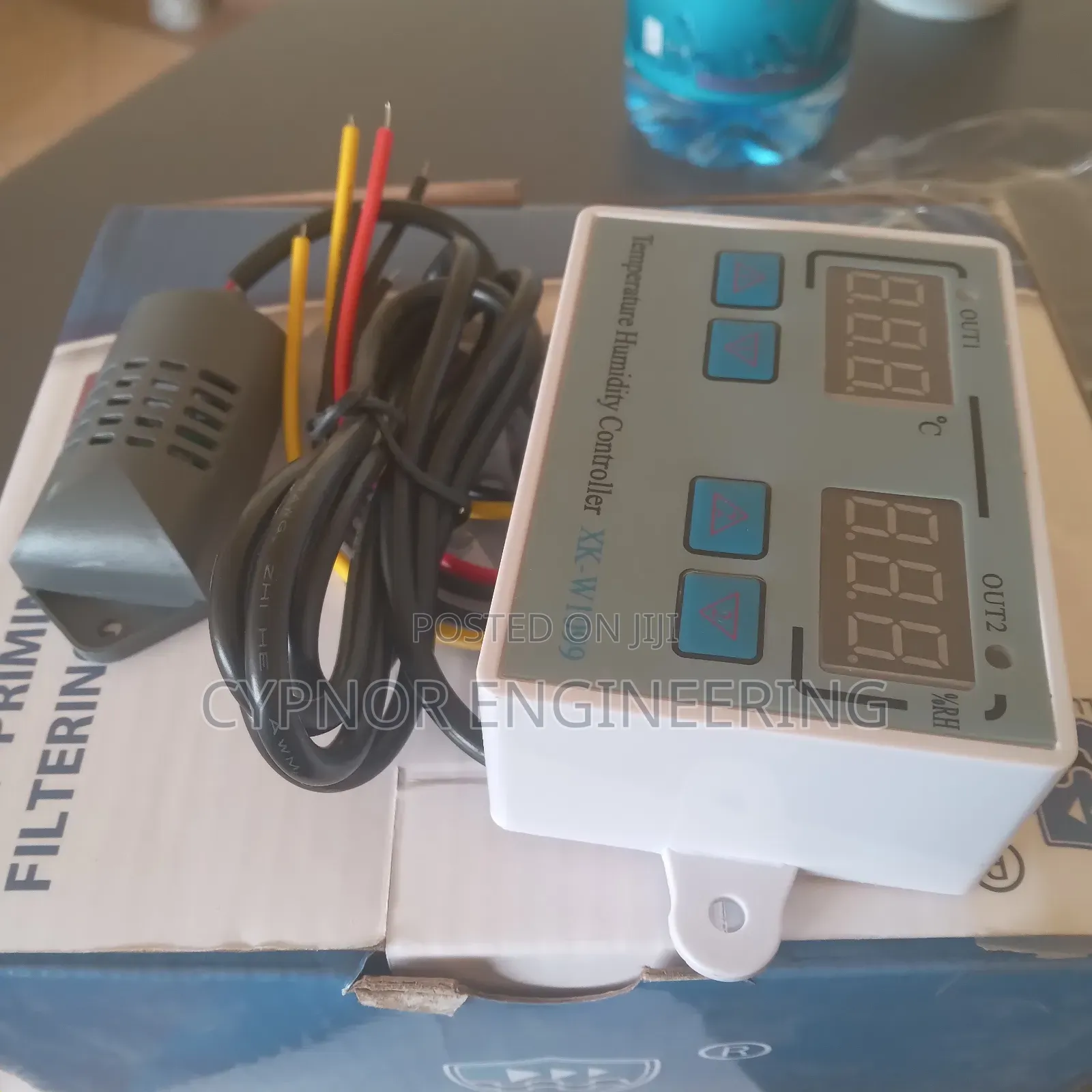 Home Hygrometer With Thermostat Control