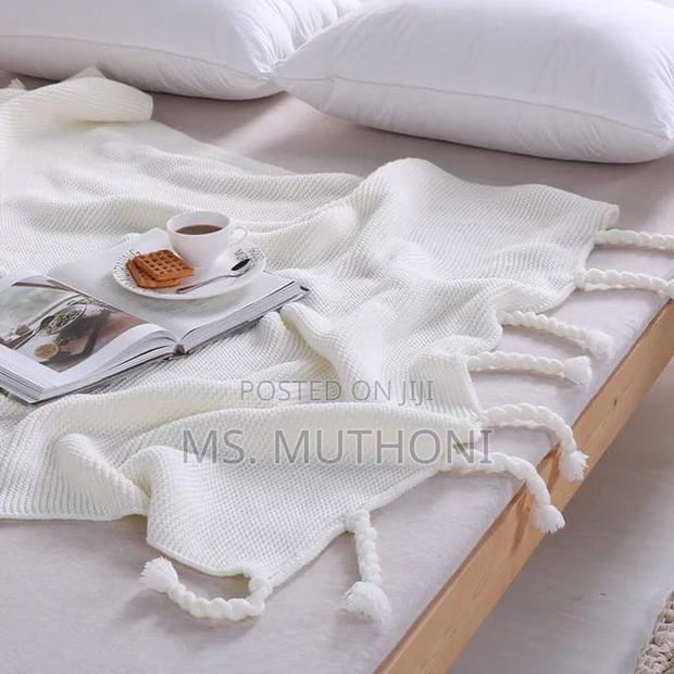 High Quality Supper Soft Knitted Throw Blankets With Tassel - thumbnail 2