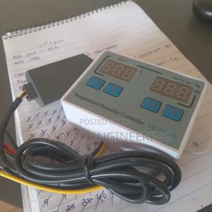 Store Thermostat and Hgrometer Device - main view