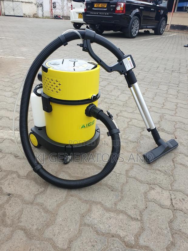 Both Wet and Dry Heavy Carpet Cleaner  - main view