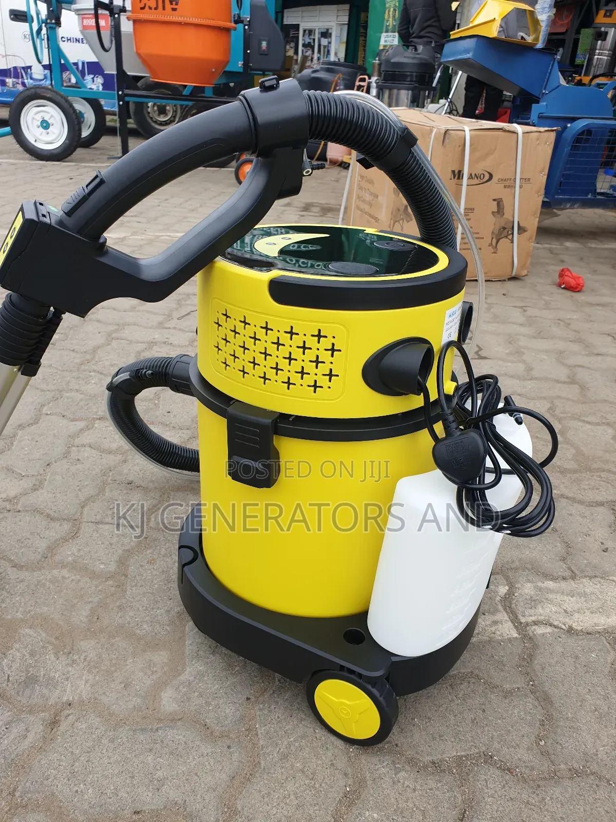 Both Wet and Dry Heavy Carpet Cleaner 