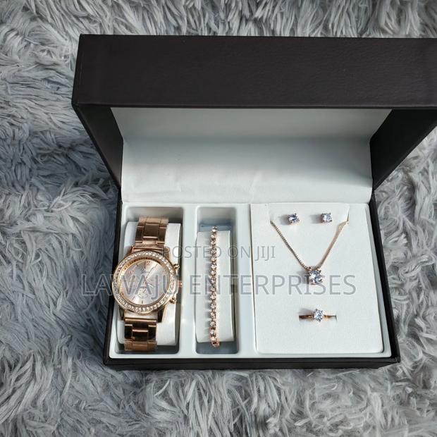 Elegant Rosegold Ladies Watch Set