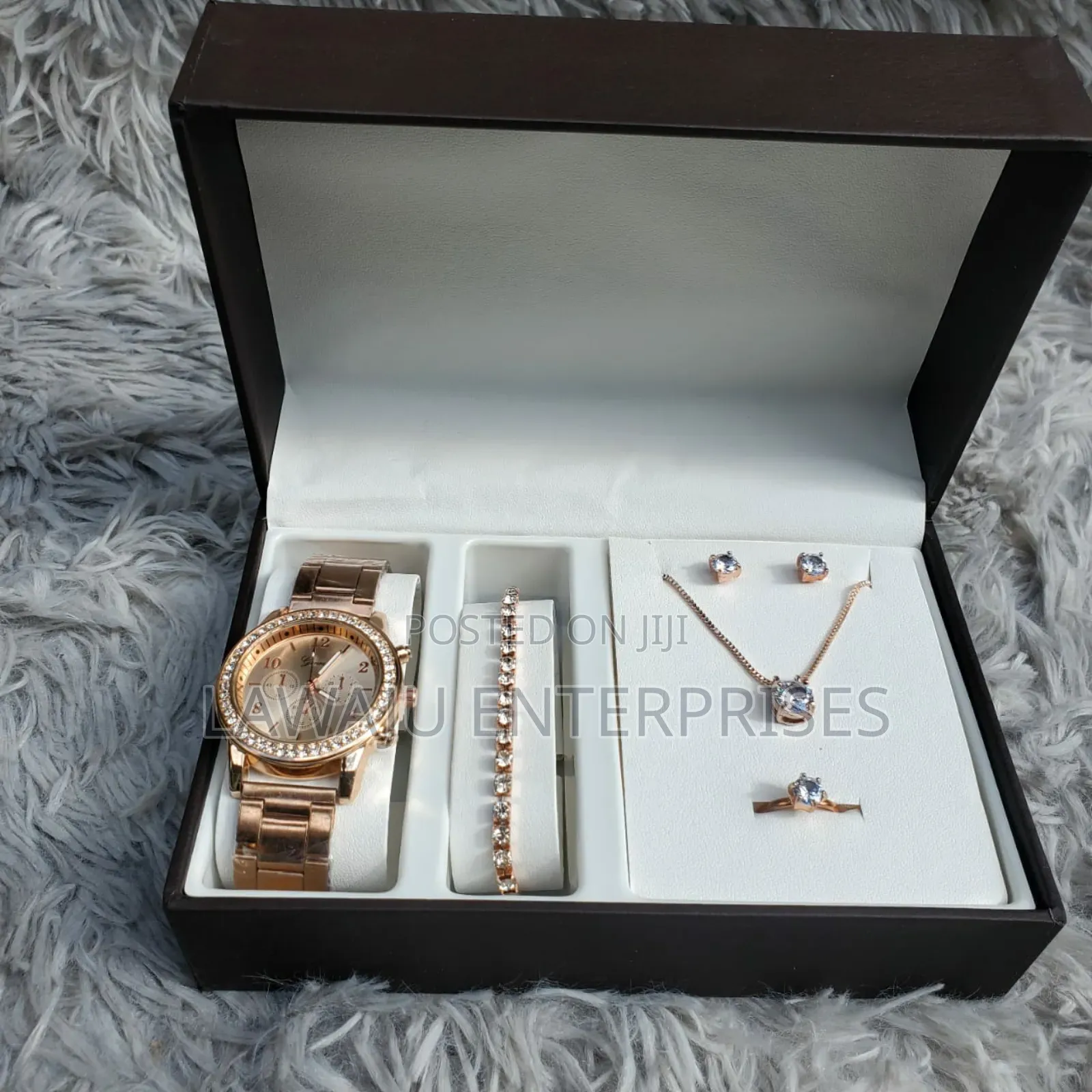 Elegant Rosegold Ladies Watch Set