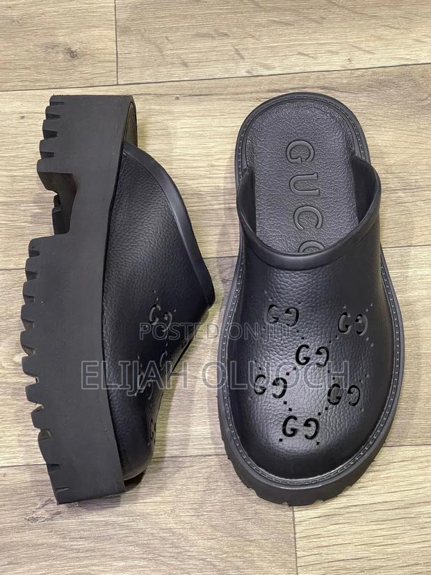 Gucci Slides - main view