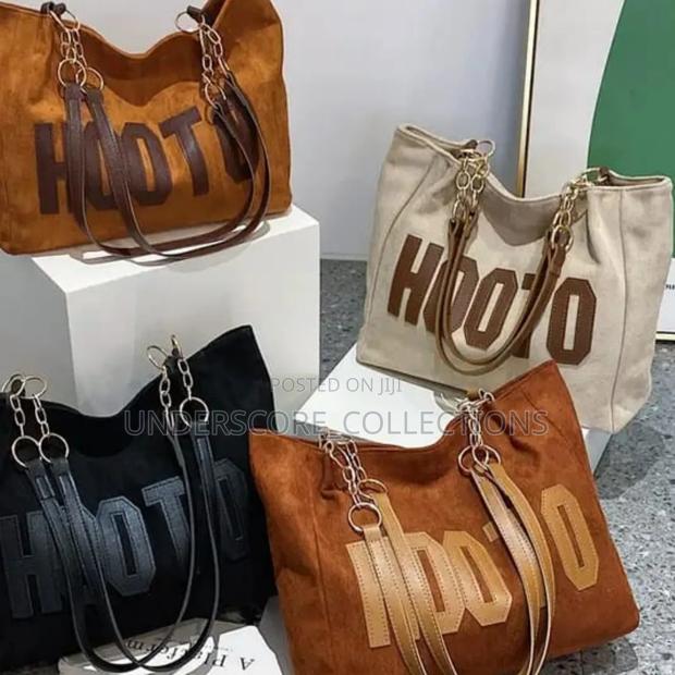 HOOTO' Chain and Letter Patch Tote Bag - thumbnail 2