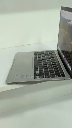 New Laptop Apple MacBook Pro 16GB Apple M1 SSD 512GB