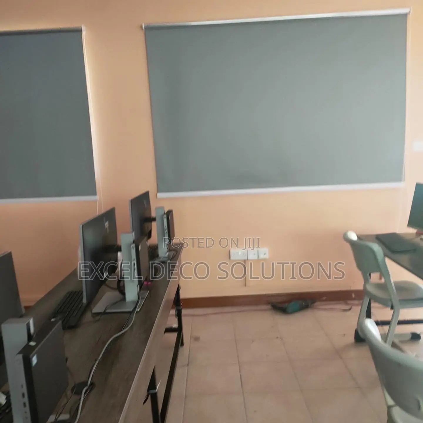 Blackout Roller Shades/Window Blinds