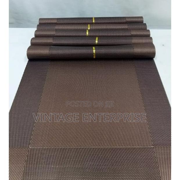 6pc Table Mats and Runner (Size 180cm×30cm) -Grey, Gold. ••√