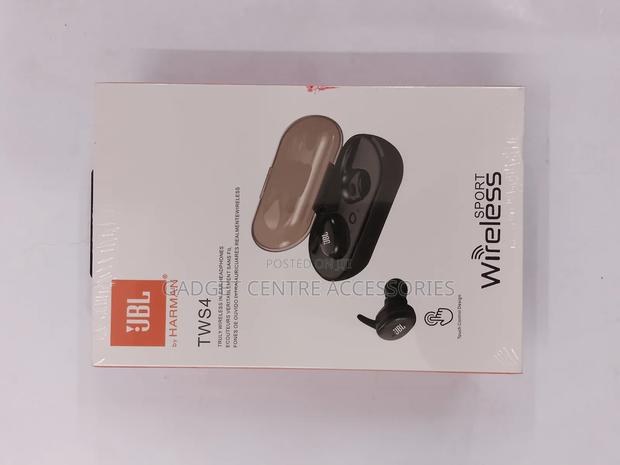 JBL Earbuds - main view