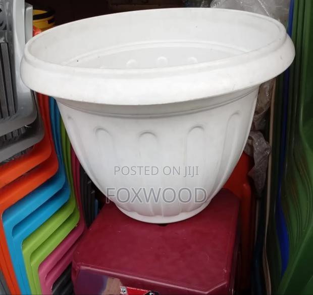 20litres Plastic Planters/ Flower Pots With Drainage Plate. - thumbnail 3