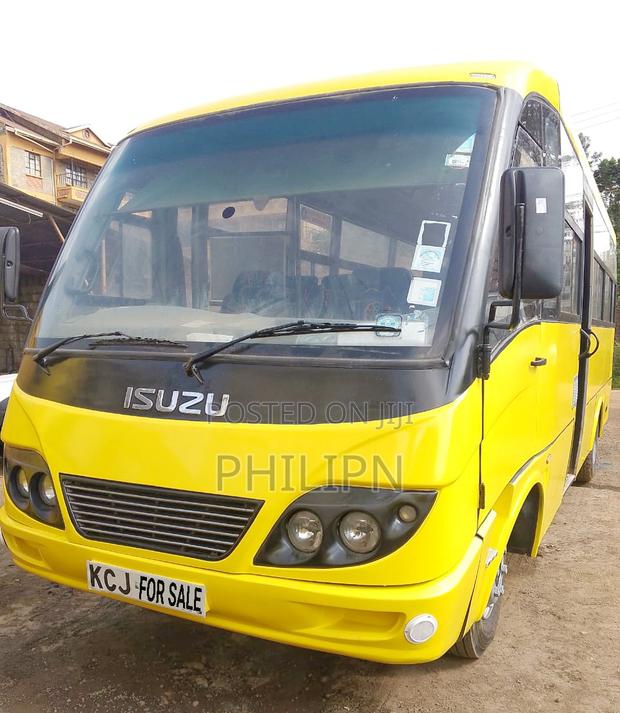 Isuzu Executive Bus 2015 Yellow - thumbnail 3