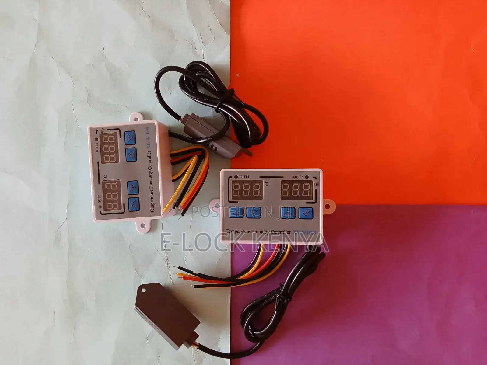 Thermostat for Rooms With Hygrometer