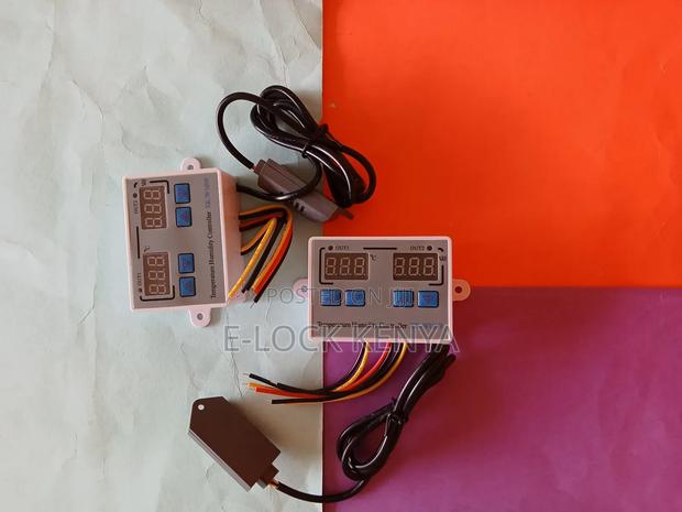 Thermostat for Rooms With Hygrometer