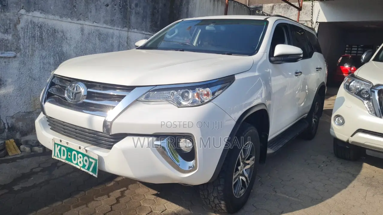 Toyota Fortuner 2018 White
