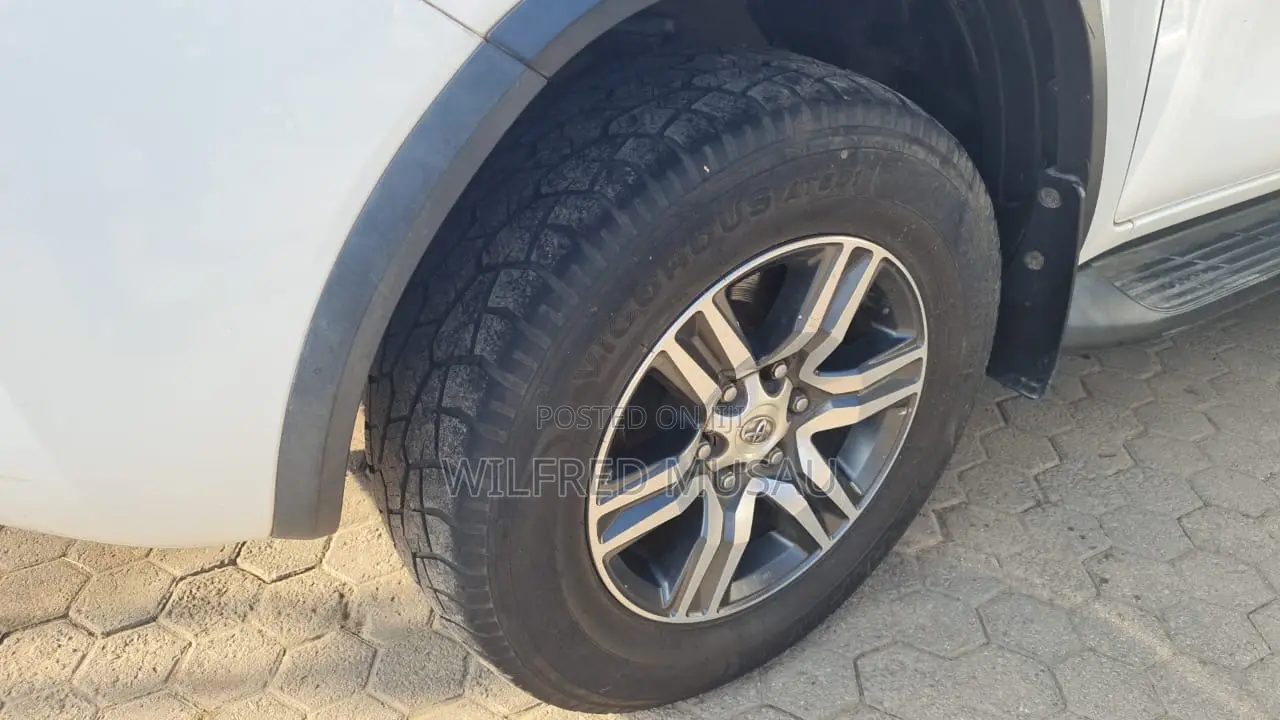 Toyota Fortuner 2018 White
