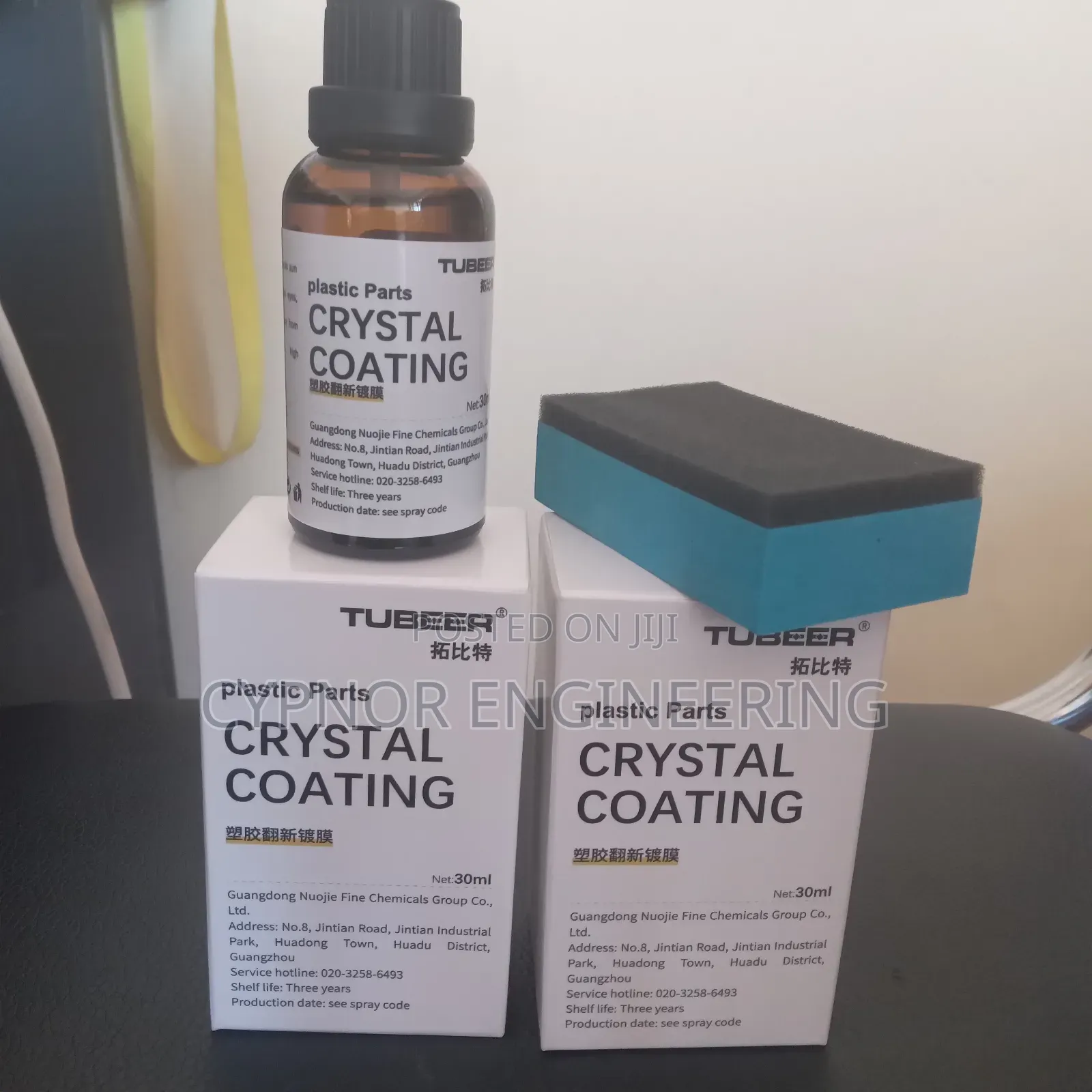 Easy to Use Restorer for Car Plastics