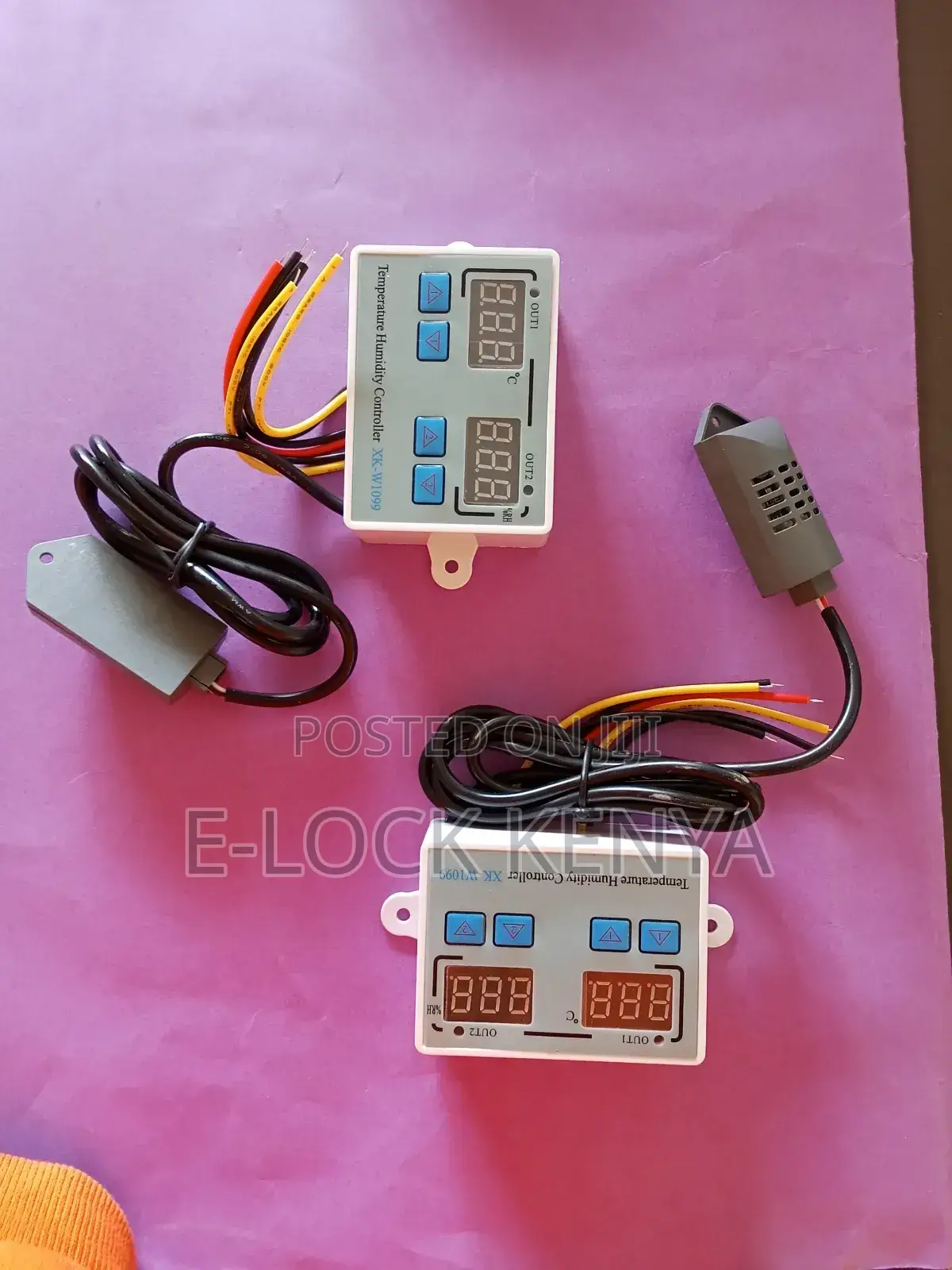 Room Thermostat With Hygrometer System