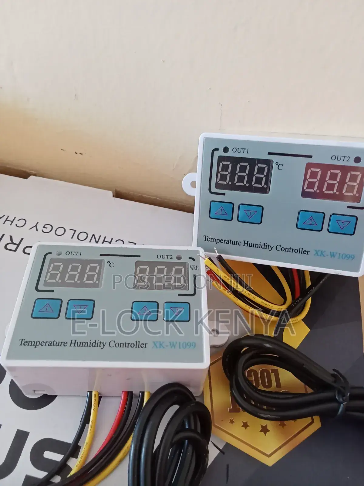 Incubator Thermostat and Hygrometer System