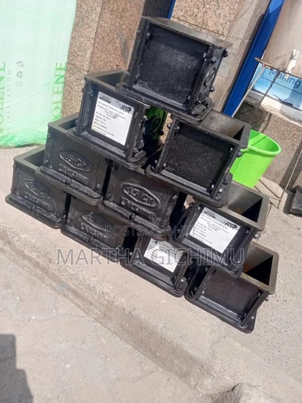 Heavy Duty Cube Moulds
