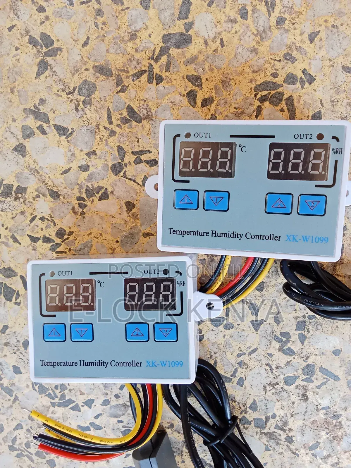 High Tech Thermostat and Hygrometer for Incubators
