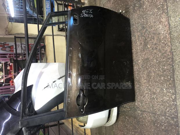 Toyota Sienta 2015 Door - main view