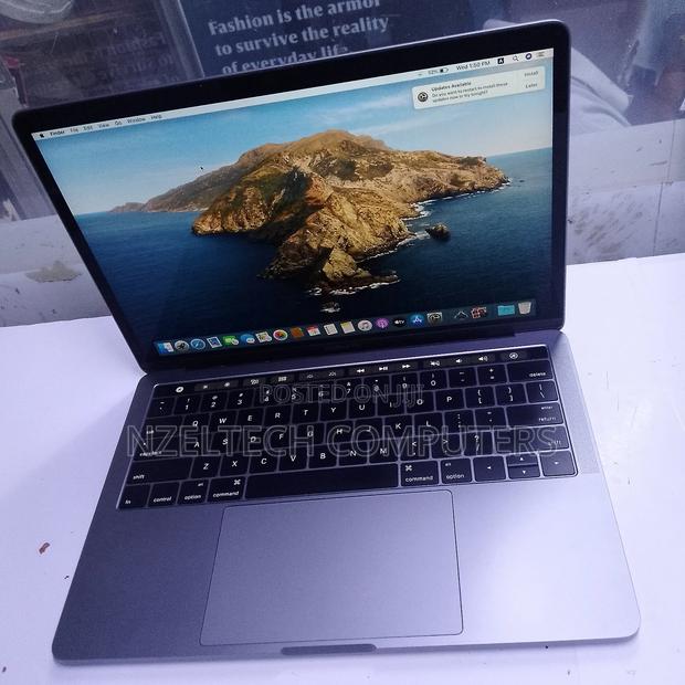 Laptop Apple MacBook Pro 2017 16GB Apple M3 Pro SSD 256GB