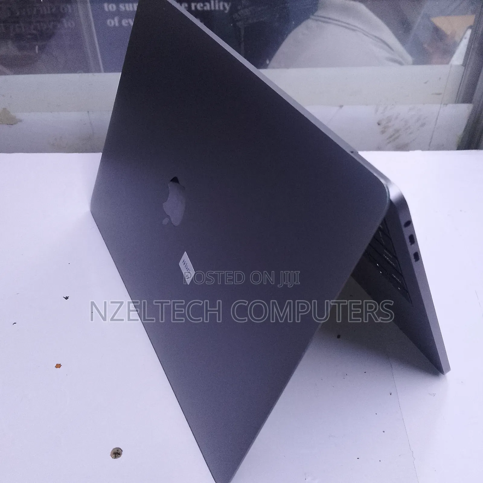 Laptop Apple MacBook Pro 2017 16GB Apple M3 Pro SSD 256GB