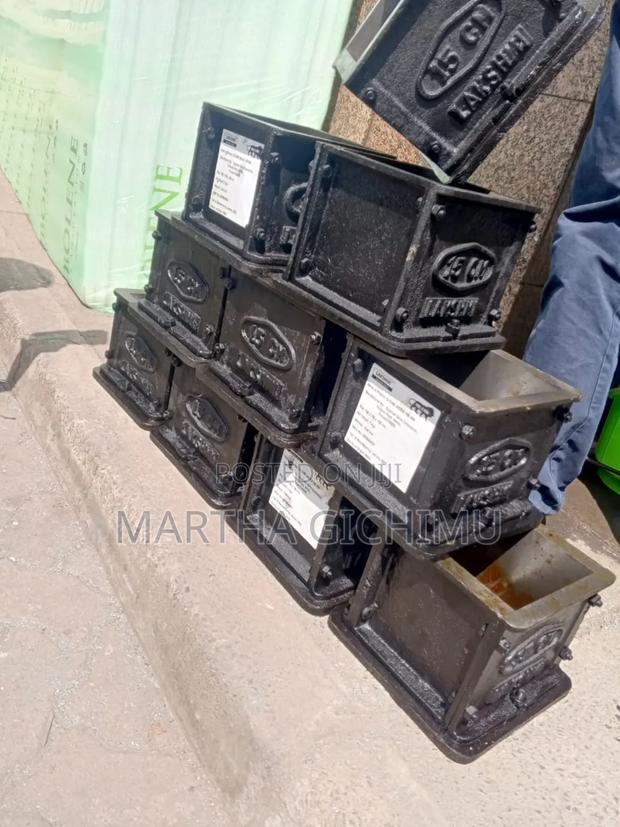 Cast Iron Cube Moulds #150mm - main view