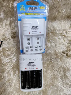 Standard Battery Charger / Size AA/ AAA/9v