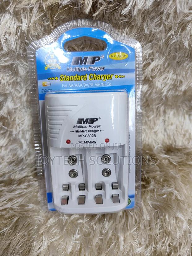 Standard Battery Charger / Size AA/ AAA/9v - thumbnail 2