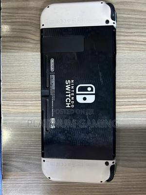 Used Nintendo Switch - thumbnail 2