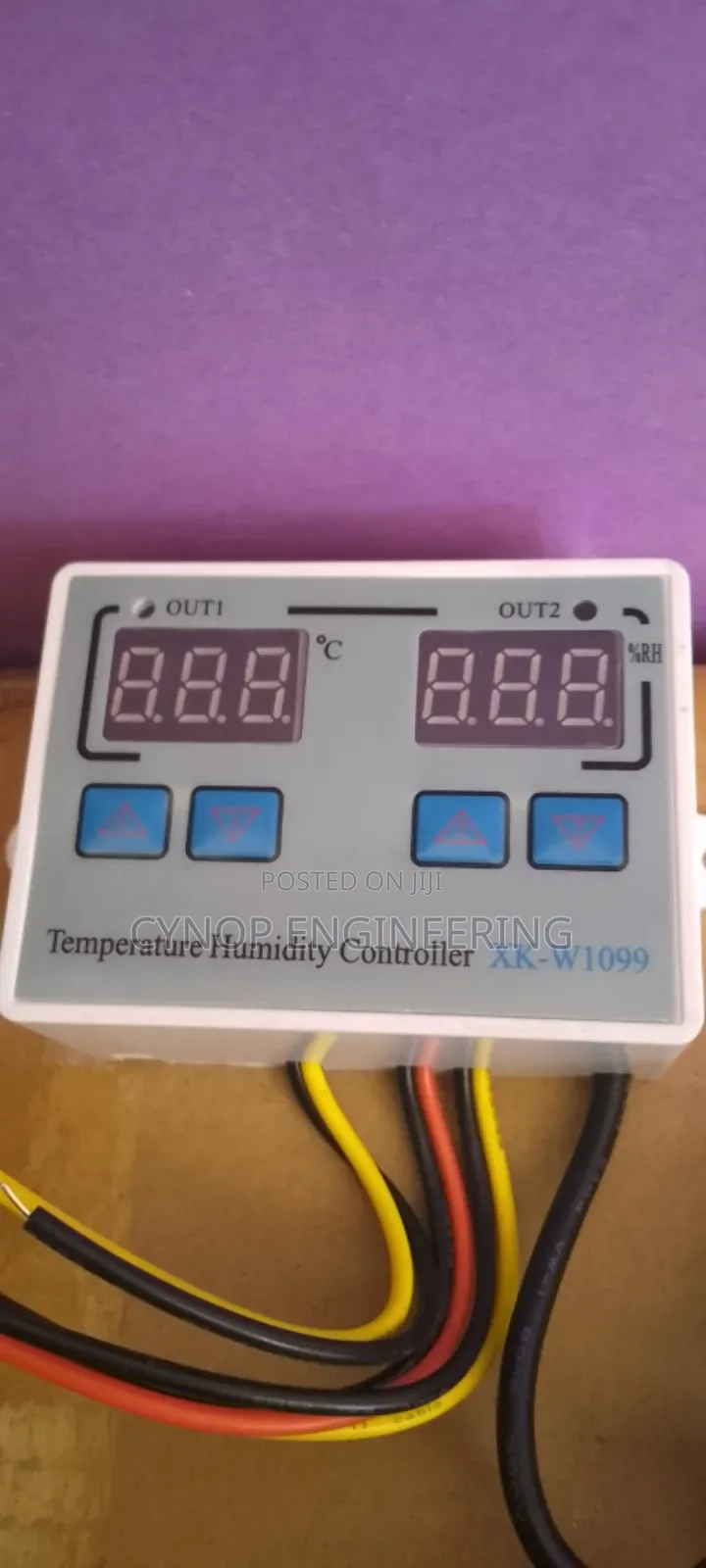 Hygrometer and Thermostat for Containers