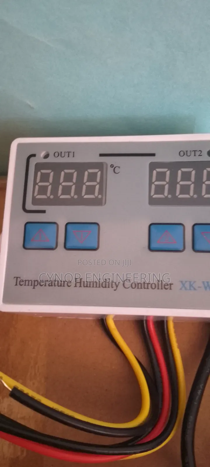 Room Thermostat With Hygrometer Device